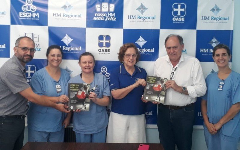 Entrega do livro em Montenegro 