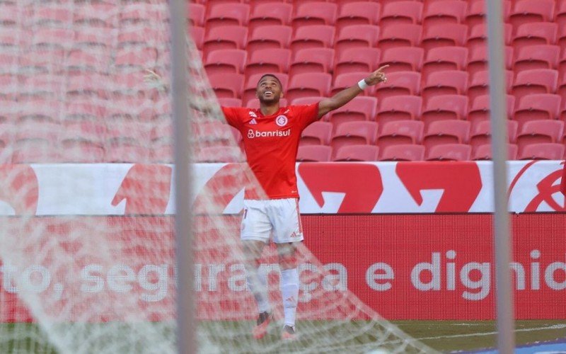 Wanderson comemora o primeiro gol do Colorado na temporada 2024 | abc+