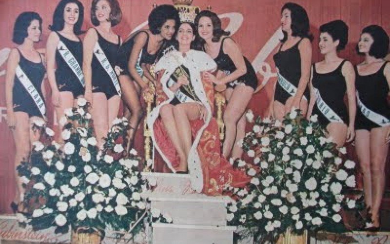 Rosa Maria no Miss Brasil. É a 2ª da esquerda para a direita | abc+