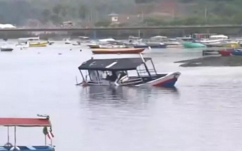 Corpos são encontrados após barco naufragar na Baía de Todos os Santos | abc+