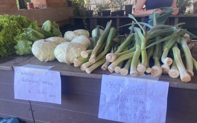 Alimentos em promoÃ§Ã£o na Feira do Produtor em Dois IrmÃ£os