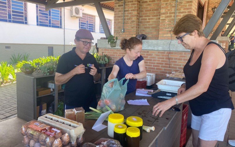 Feira do Produtor em Dois IrmÃ£os