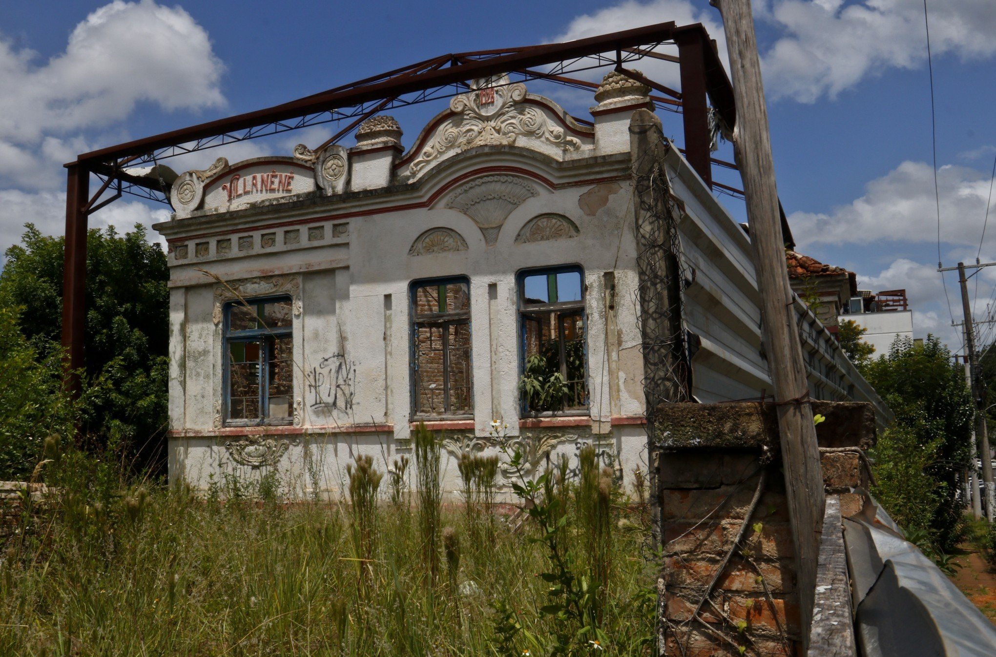 PRÉDIO HISTÓRICO: Villa Nenê está à espera de uma empresa que se interesse em restaurá-la