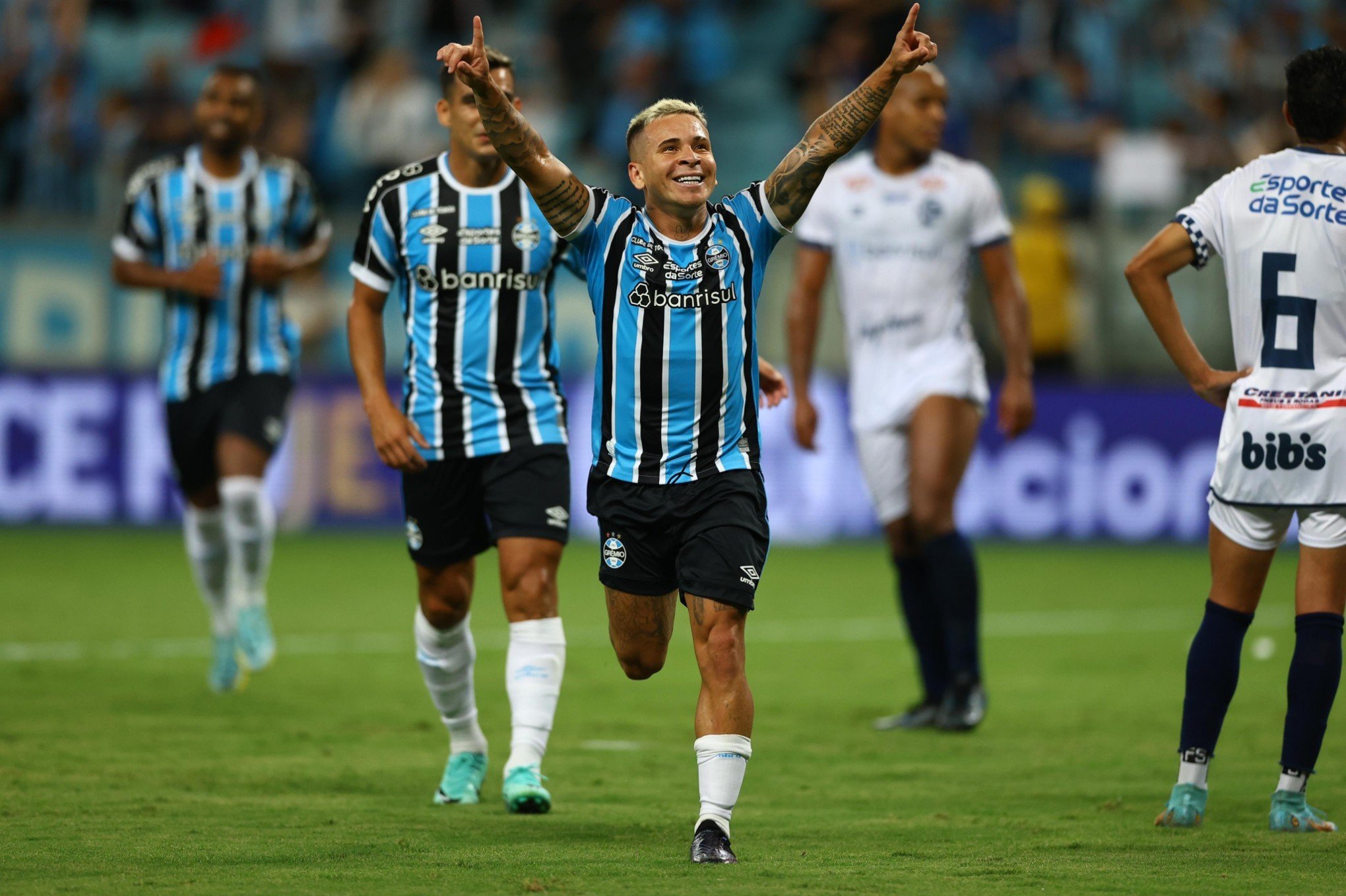 Em noite inspirada de Soteldo, Grêmio goleia o São José pelo Gauchão