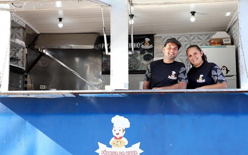 Lucas e Amanda, proprietários da Fábrica da Pizza, foram beneficiados pelo programa