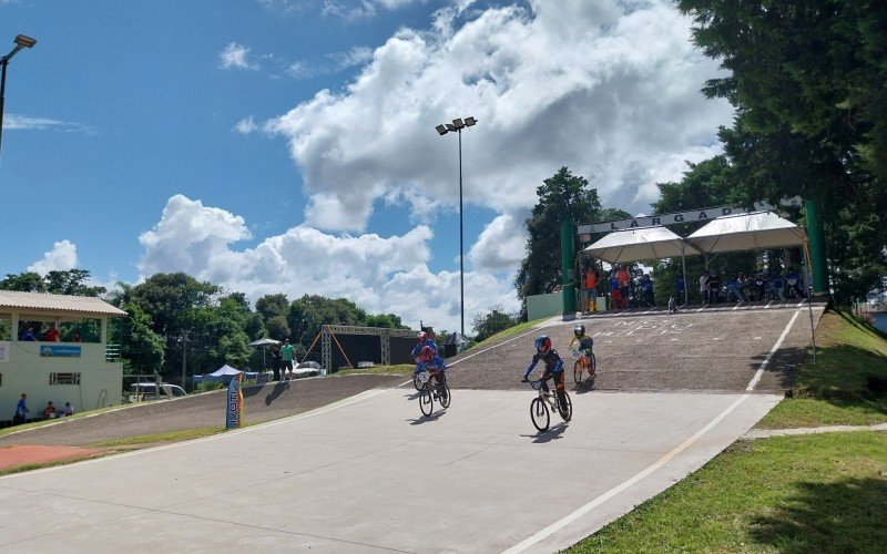 Apoio dos pais aos pequenos marca a Copa Verão de Bicicross em Ivoti; veja a lista de ganhadores