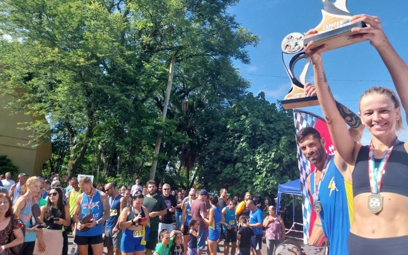 Os melhores corredores da RÃºstica de aniversÃ¡rio de Campo Bom foram PatrÃ­cia Sander e Fabio Benides