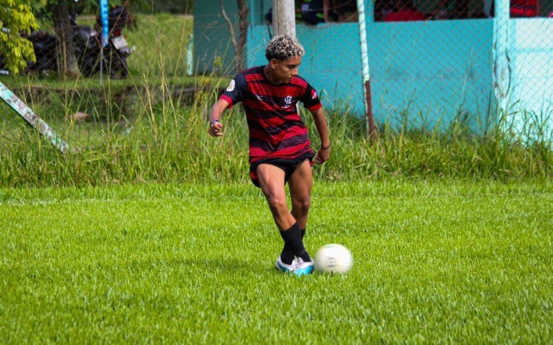 O venezuelano MoisÃ©s Flores, em atuaÃ§Ã£o pela Escola Flamengo