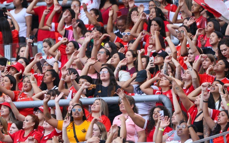 Torcida do Inter na partida contra o Ypiranga