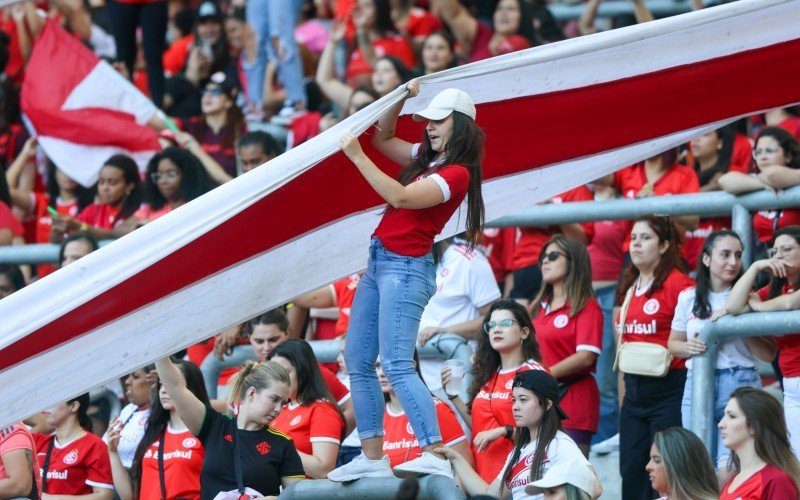 Torcida do Inter na partida contra o Ypiranga