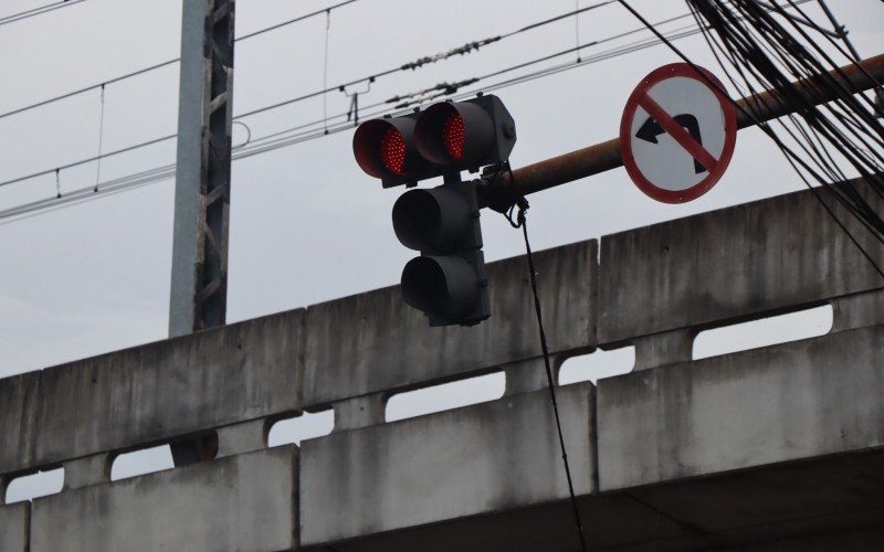 TrÃ¢nsito de Novo Hamburgo, na Rua Tapes com NaÃ§Ãµes Unidas