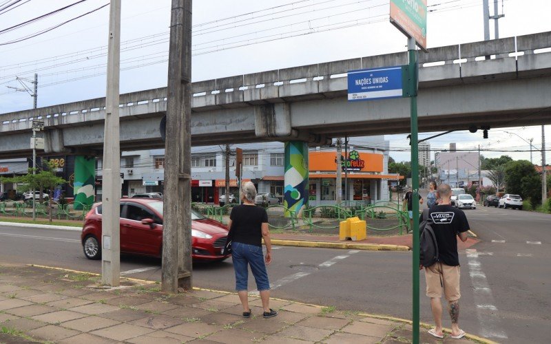 TrÃ¢nsito de Novo Hamburgo, na Rua Tapes com NaÃ§Ãµes Unidas