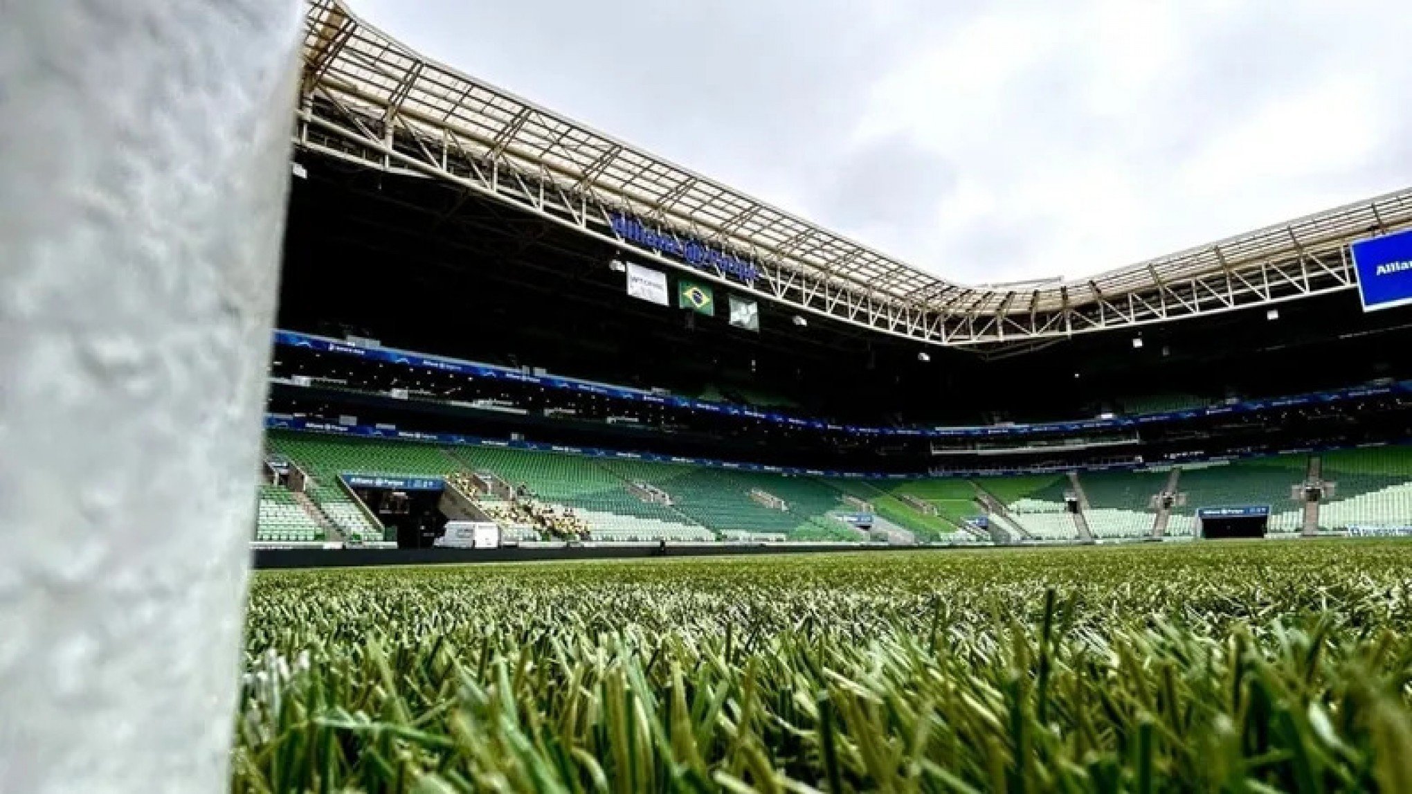 Contrato entre Palmeiras e empresa que instalou gramado no Allianz Parque é desfeito; entenda a disputa