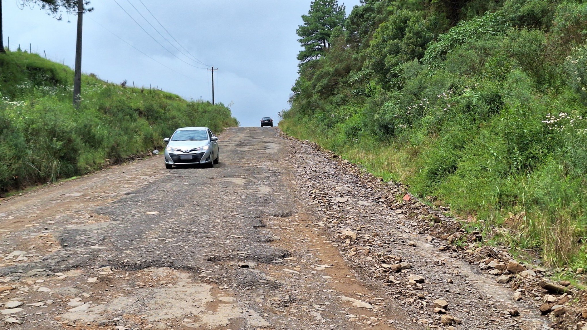 Saiba qual é a rodovia estadual na Serra que mais parece estrada para a prática de rali