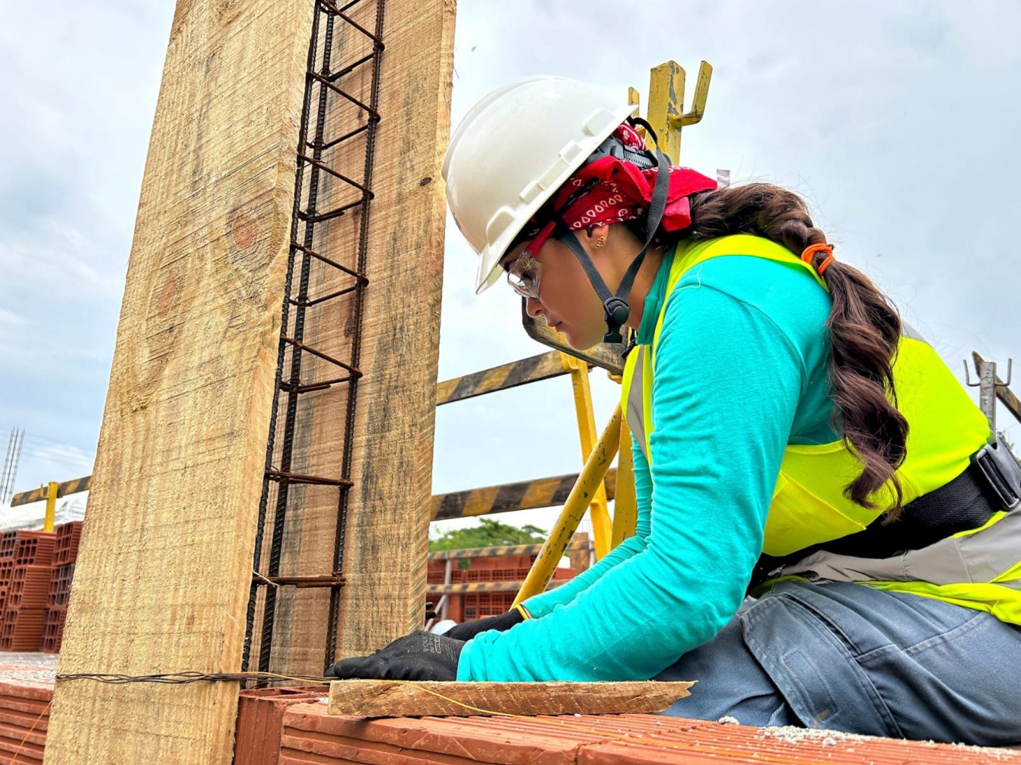 Trinta e cinco voluntários erguem nova estrutura de igreja em Gravataí
