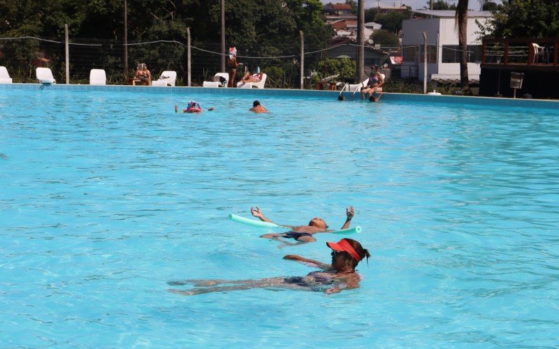 Piscinas sÃ£o opÃ§Ã£o para quem quiser se refrescar