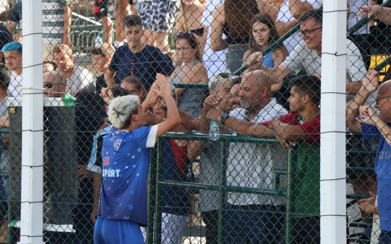 Torcida comemora o tÃ­tulo do Cruzeiro na Sub-15