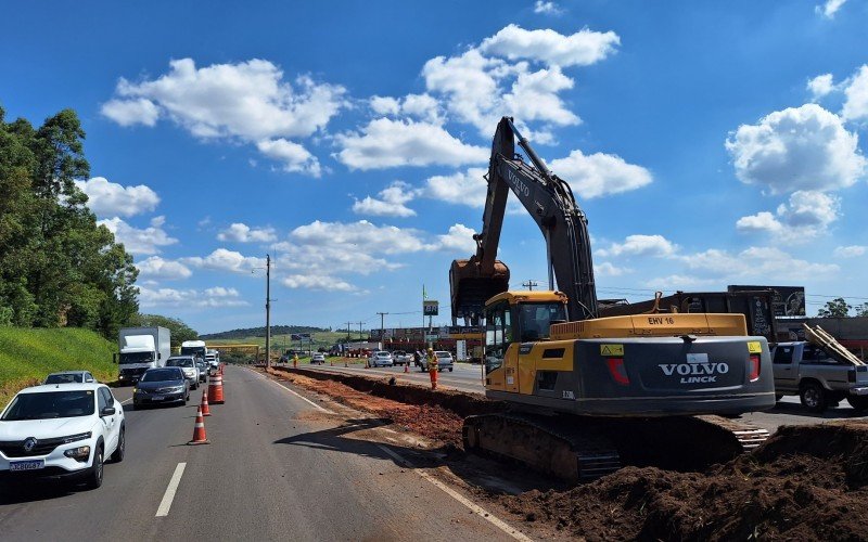 Obras para construção da terceira faixa causam lentidão na BR-116, em Novo Hamburgo | abc+