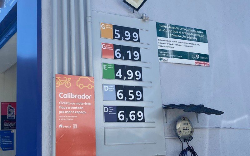 Gasolina tem novo preço com mudança do ICMS