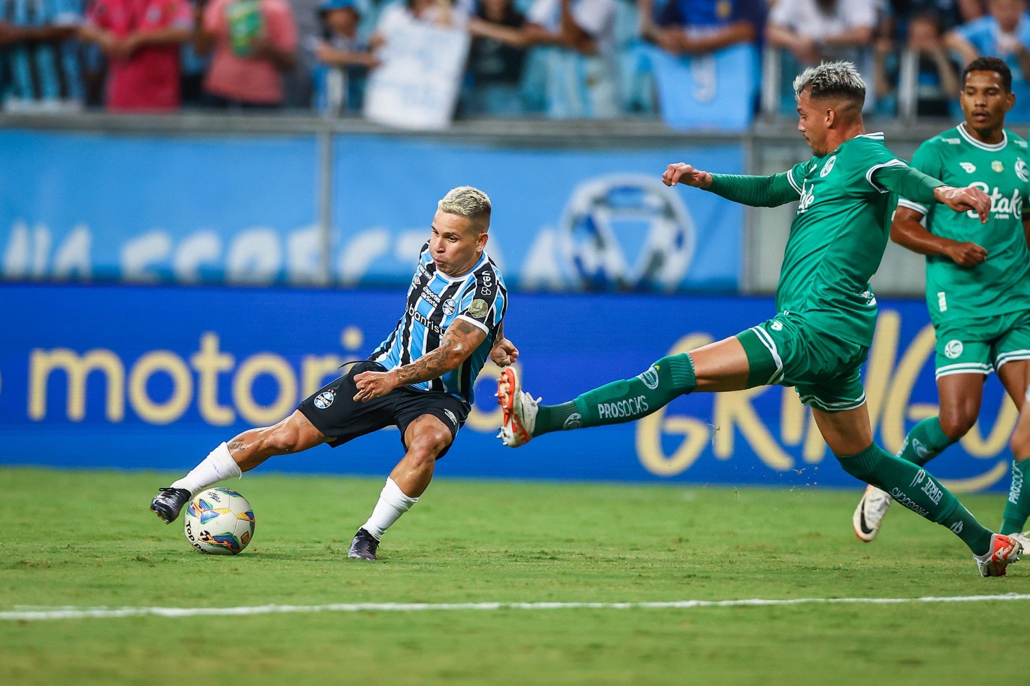Grêmio atualiza condição do meia Soteldo após jogador pedir para ser substituído