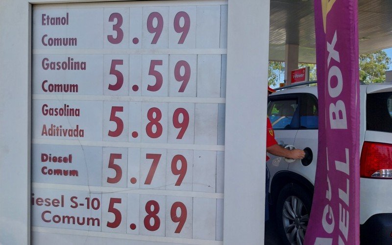 Na Avenida 7 de Setembro, posto vende a R$ 5,59 desde quinta-feira