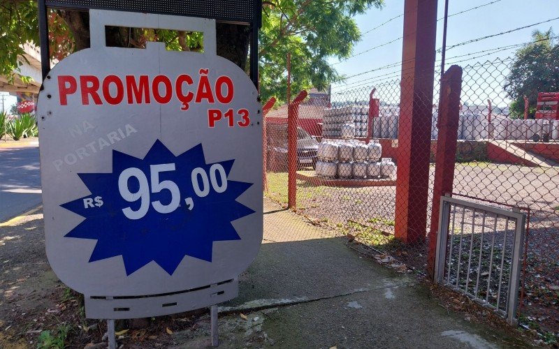 Revenda de gÃ¡s na Avenida Primeiro de MarÃ§o aumentou o valor do botijÃ£o