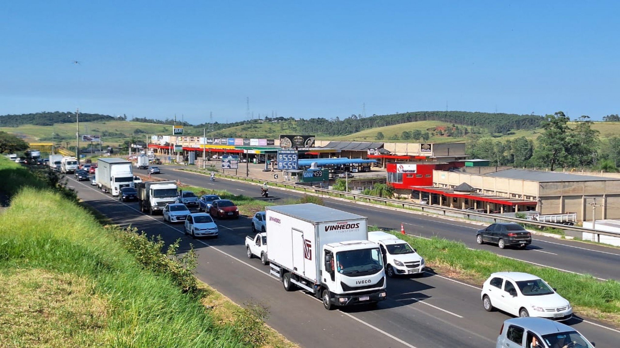 BR-116: Com lentidão em diversos pontos, motoristas precisam de paciência para transitar na rodovia; confira onde