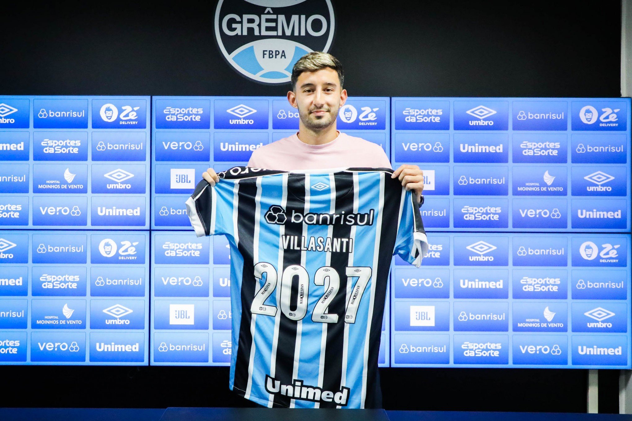 Depois de meses de indefinição, Grêmio renova contrato com jogador destaque em 2023