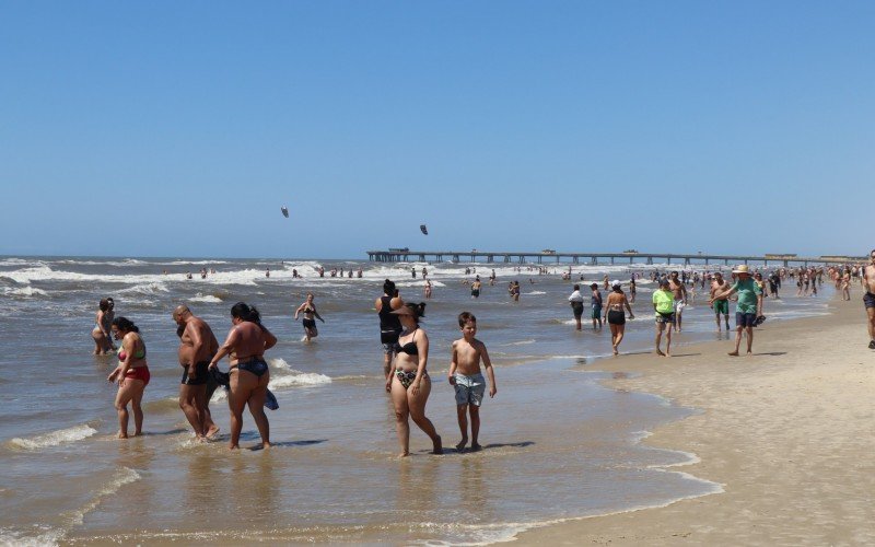 SÃ¡bado de praia lotada em TramandaÃ­