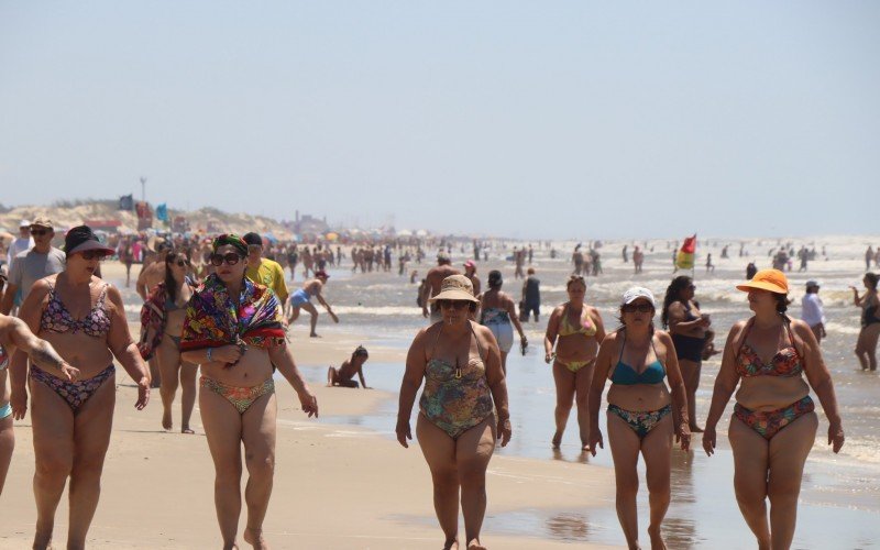 SÃ¡bado de praia lotada em TramandaÃ­