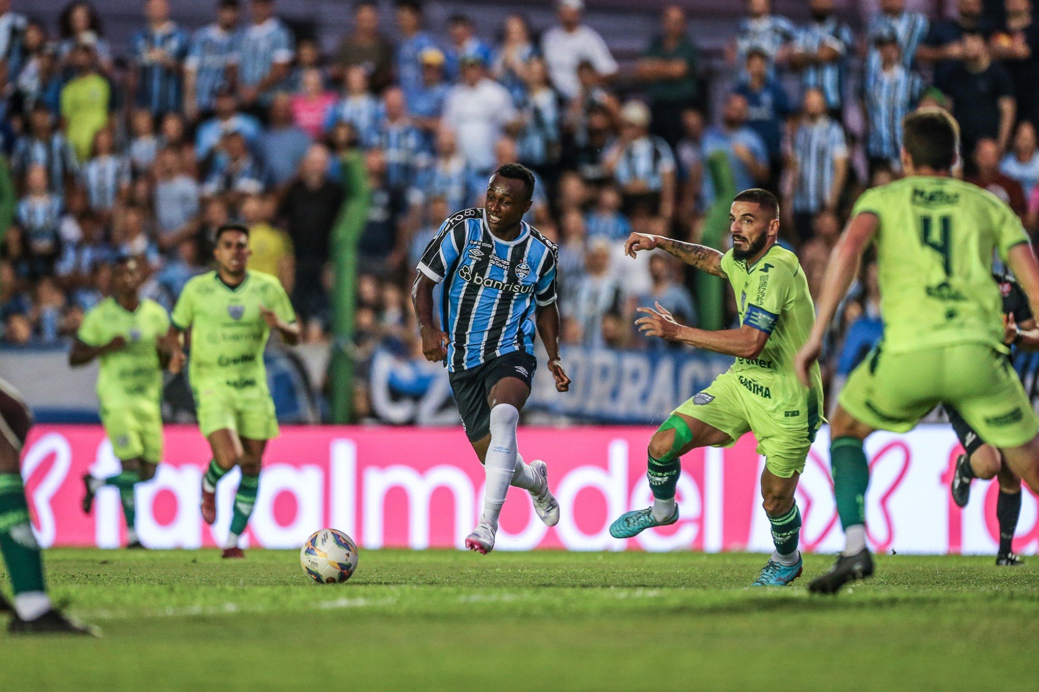 GAUCHÃO: Grêmio vence mais uma e se mantém na liderança