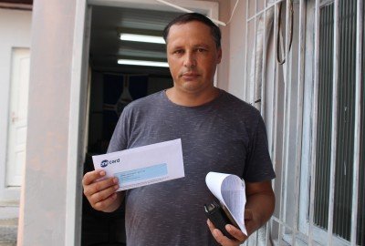  André Lúcio da Silva, 48, também teve a residência afetada e passou para buscar o cartão com o crédito nesta terça | abc+