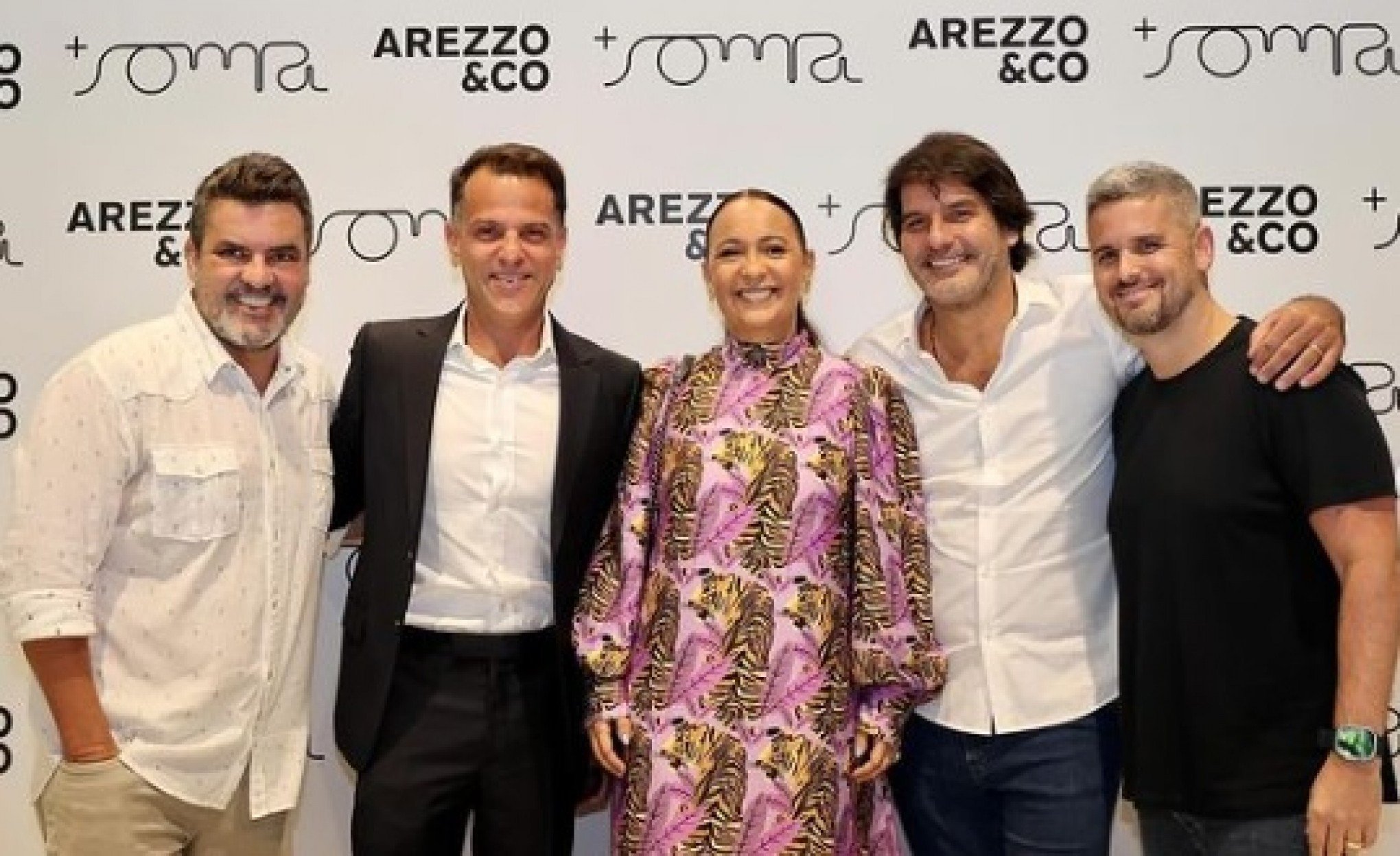 "Big Bang da moda brasileira": Entenda como fica operação após fusão entre Arezzo e Grupo Soma