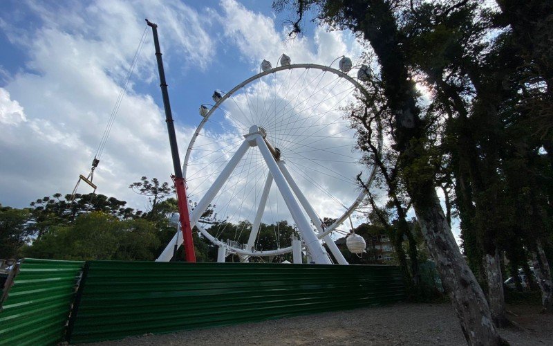 Roga-gigante de Canela recebe a instalaÃ§Ã£o das primeiras cabines