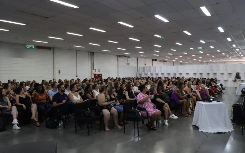 Seminário contou com cerca de 300 pessoas da rede municipal de ensino | abc+