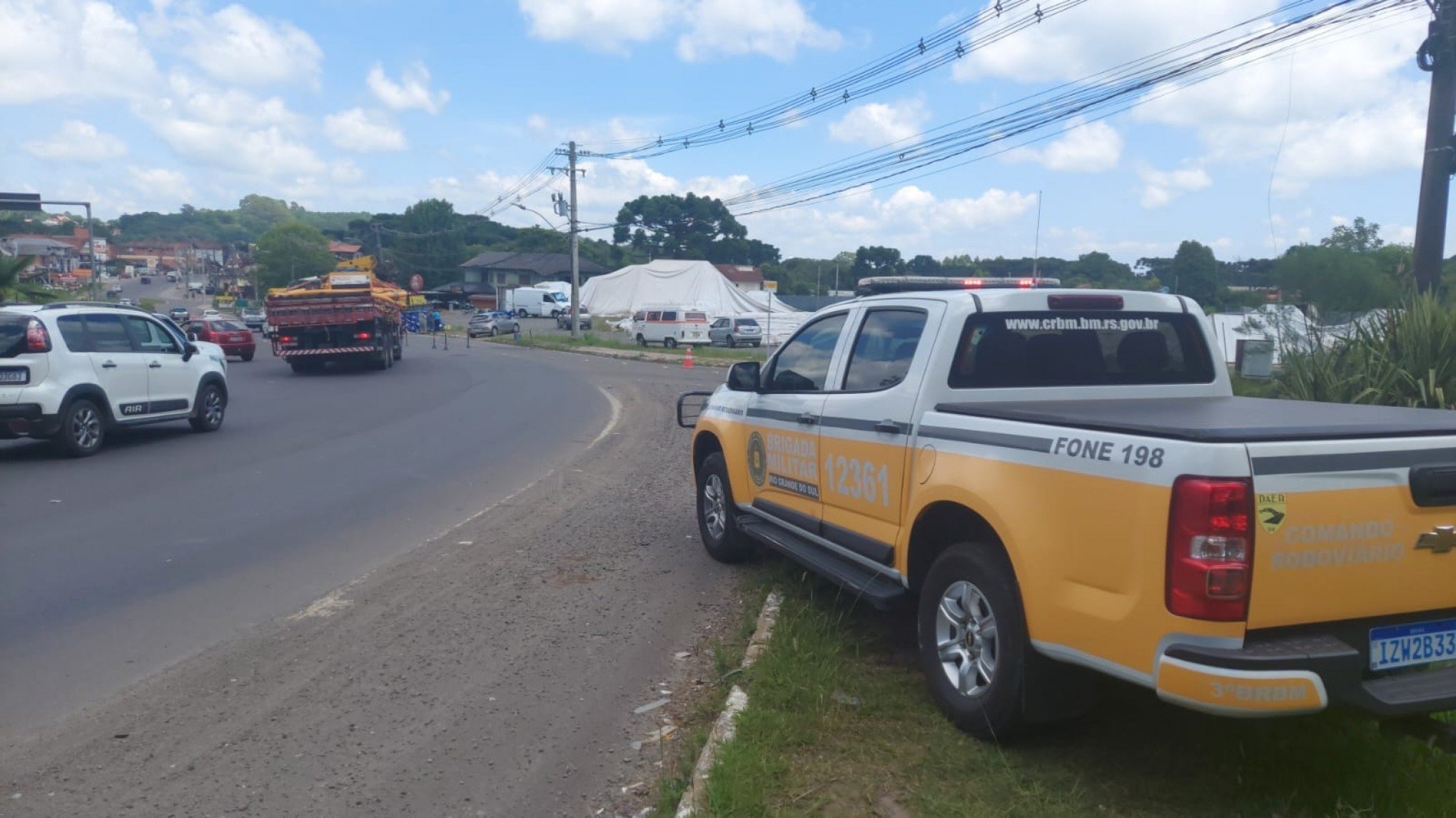 TRÂNSITO: Retirada de caminhão tombado altera tráfego na Serra; entenda
