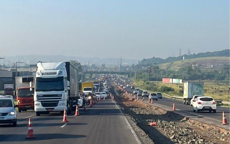 BR-116: Acidente e pontos congestionados marcam a manhã de sexta-feira no Vale do Sinos | abc+