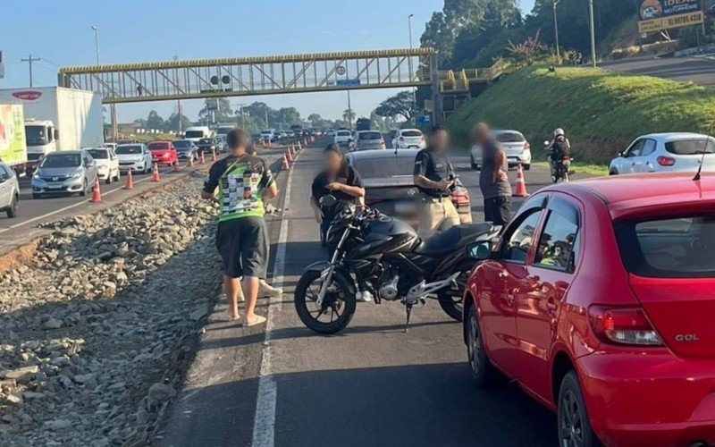 BR-116: Acidente e pontos congestionados marcam a manhã de sexta-feira no Vale do Sinos | abc+