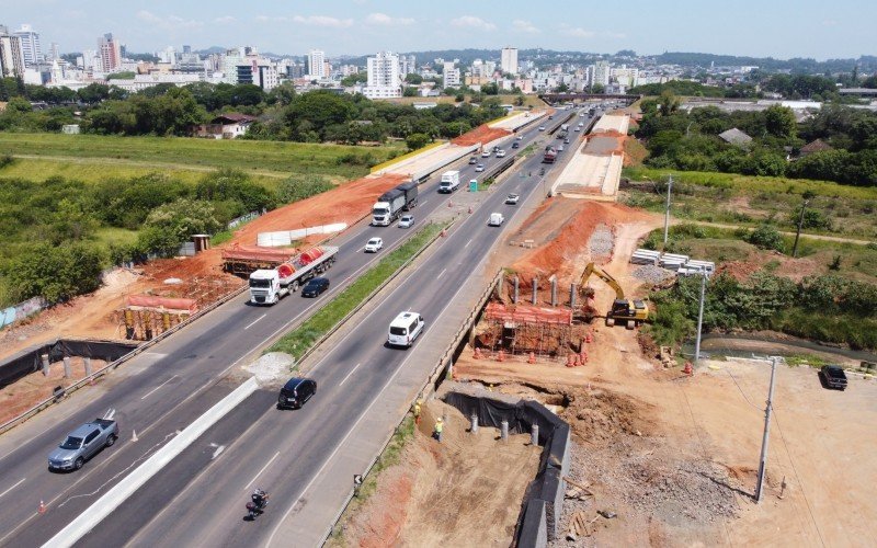 Obra das pontes do Rio dos Sinos em 8 de fevereiro de 2024