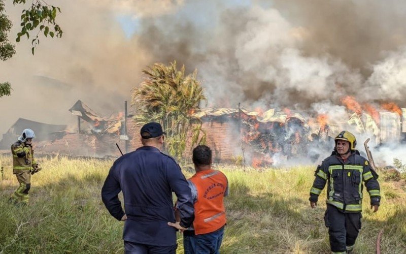  Incêndio de grandes proporções atingiu depósito de lixo | abc+