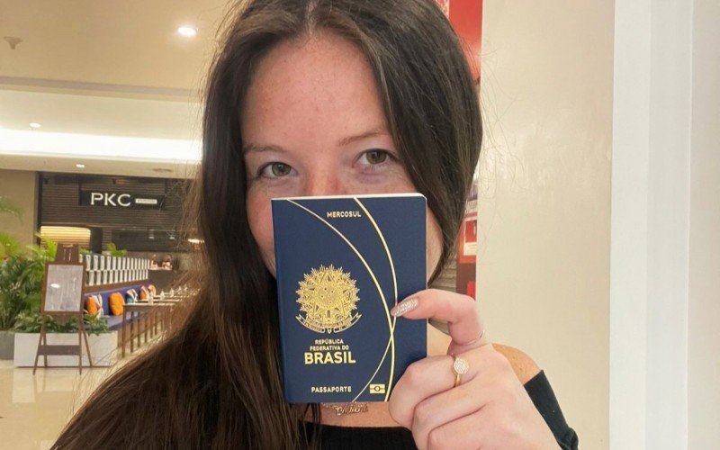 Com o passaporte em mãos, Milena se prepara para a viagem | abc+