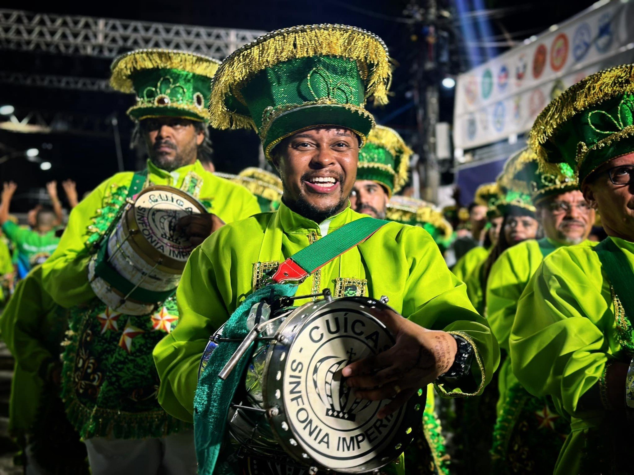 CARNAVAL: Veja imagens do primeiro dia de desfile da Série Ouro do Rio de Janeiro
