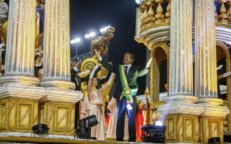 Desfile Escolas do Grupo Especial no Sambódromo do Anhembi, escola de Samba Águia de Ouro  | abc+