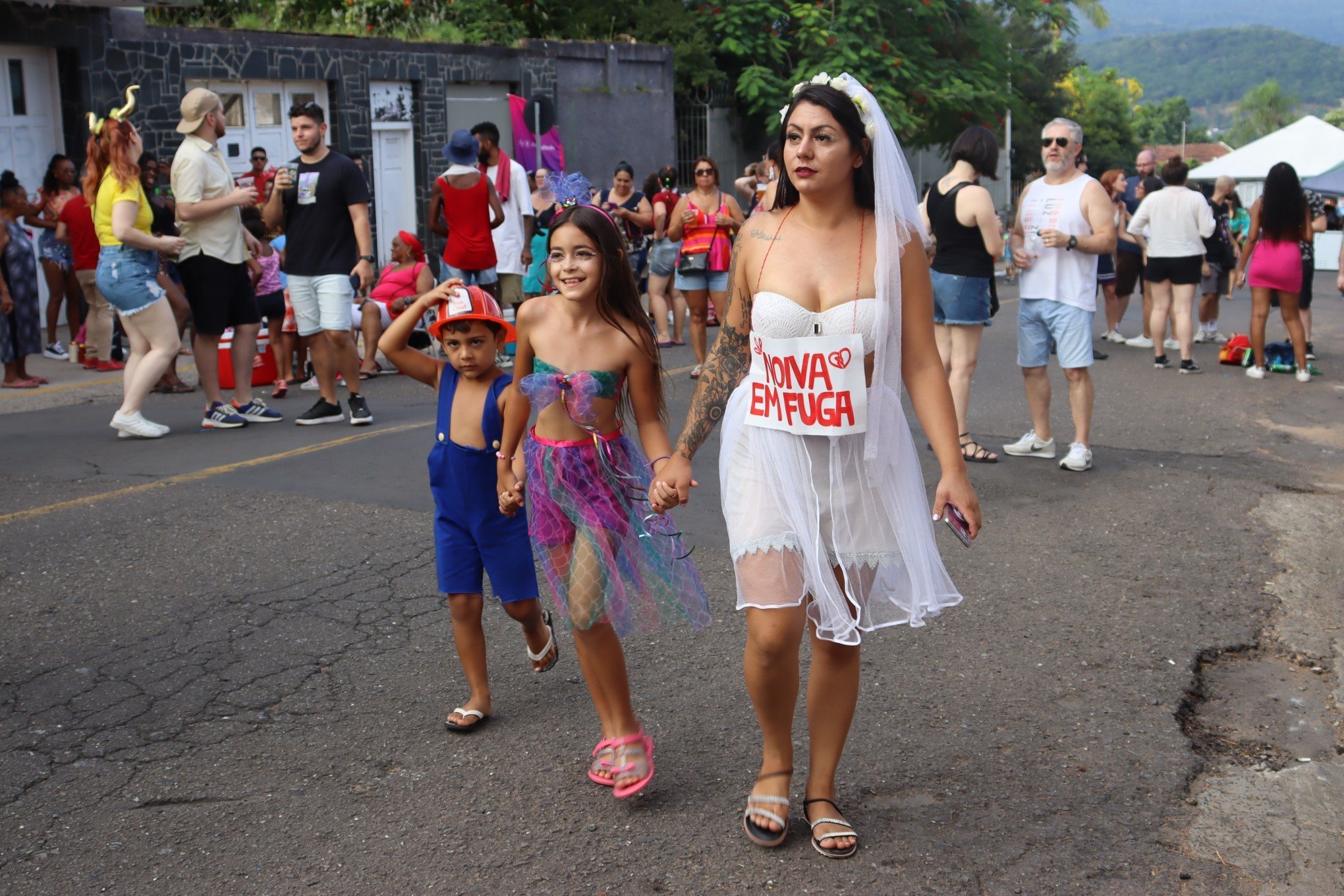 PÃºblico presente caprichou nas fantasias de carnaval, como 