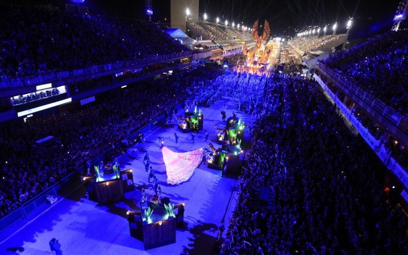 Veja imagens do desfile da Beija-Flor de NilÃ³polis na SapucaÃ­ em 11 de fevereiro de 2024