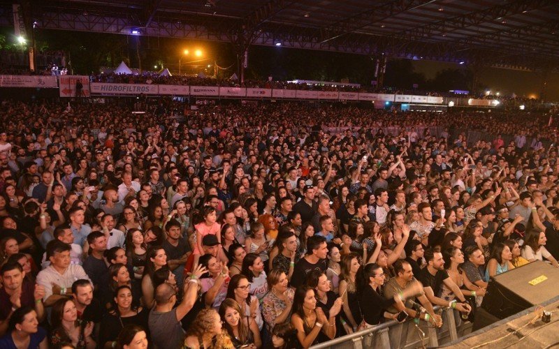 Shows reúnem muitas pessoas na tradicional festa da Serra gaúcha | abc+