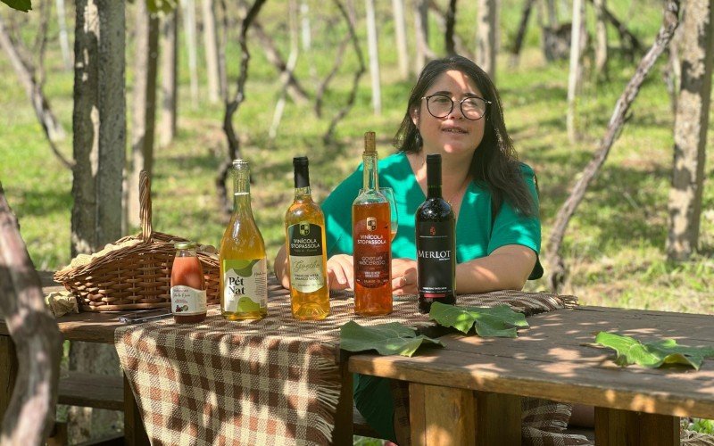 Paloma Stopassola recebe turistas para degustação de vinhos na Vinícola Stopassola | abc+