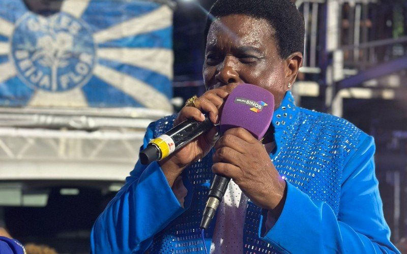 Neguinho da Beija-Flor canta na Sapucaí com o microfone da Rádio ABC 103.3 FM | abc+
