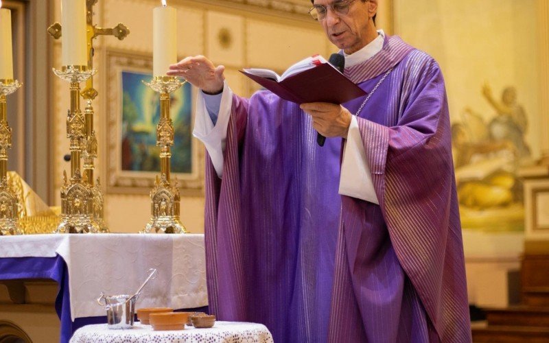 Dom João Salm vai presidir a missa de quarta-feira de cinzas às 18 horas na Catedral São Luiz Gonzaga | abc+