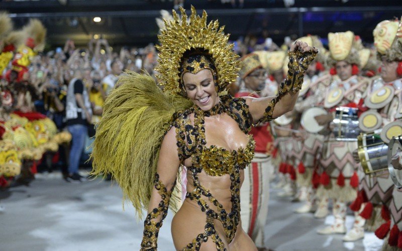 Paolla Oliveira como onÃ§a no desfile da Grande Rio durante o carnaval de 2024